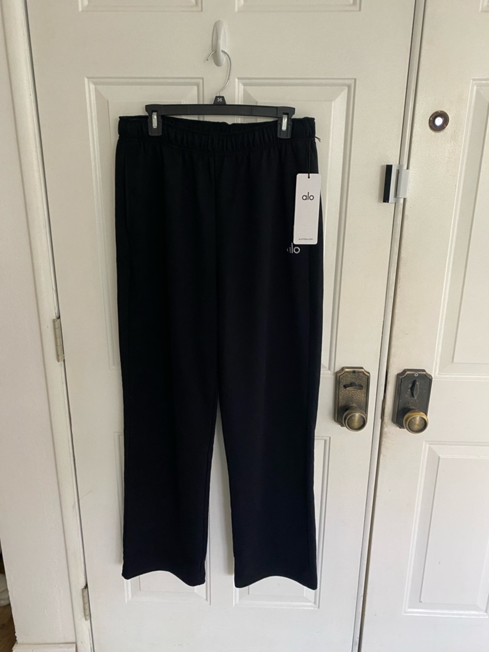 ALO Yoga Accolade Straight Leg Sweatpants